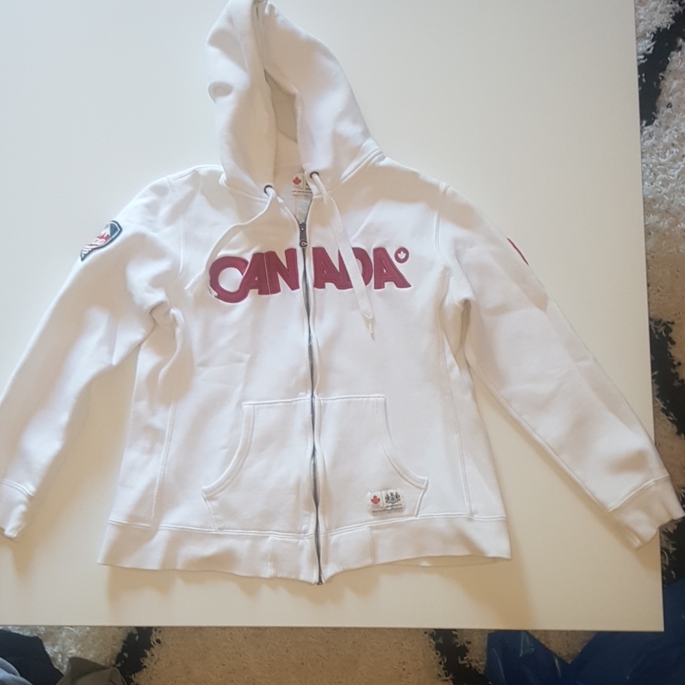 2010 Vancouver Olympics, Canada sweater